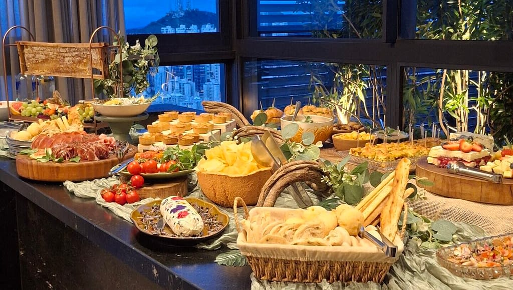 mesa gastronômica para evento intimista alecrim gastronomia criativa